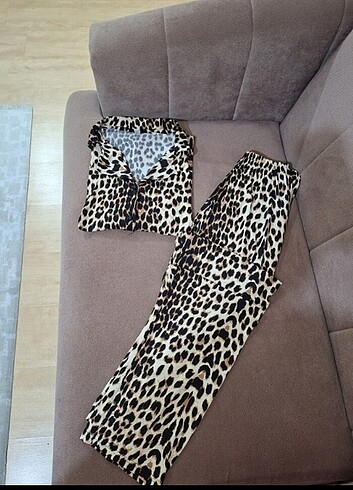 Leopar pijama takımı 