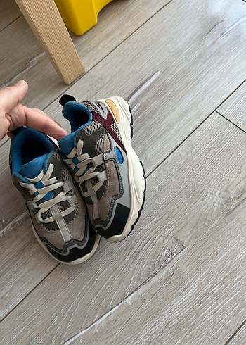 25 Beden Spor Ayakkabı
