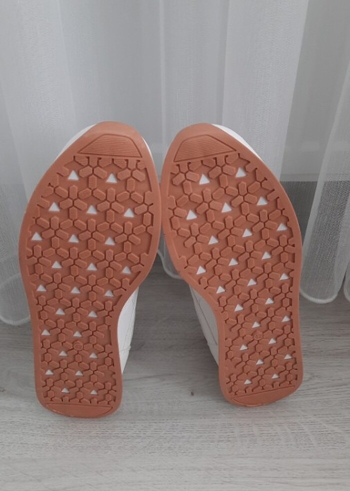 Sıfır spor ayakkabı - Görsel 3