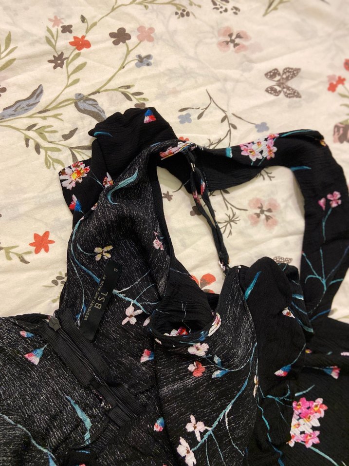 V Yaka Mini Elbise - Görsel 3