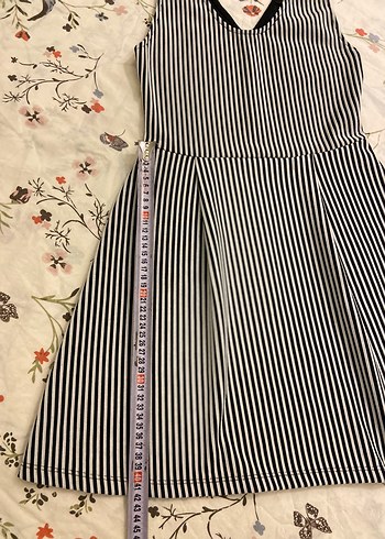 V Yaka Mini Elbise - Görsel 5