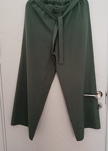 Kadın Yeşil Bol Kesim Kemerli Kumaş Pantolon