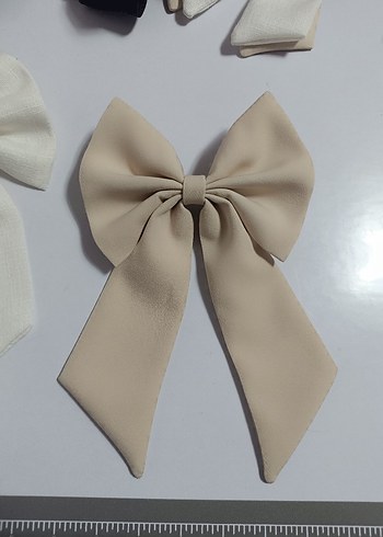 Beyaz Fiyonk Detaylı Modern Klasik Saç Aksesuarı - Görsel 4