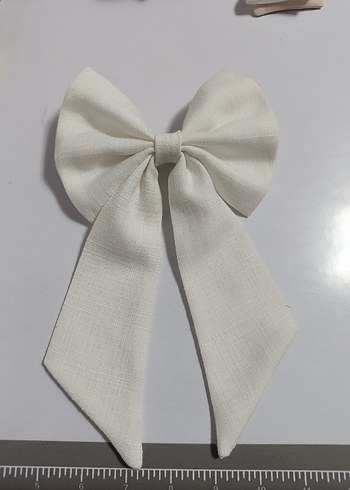 Beyaz Fiyonk Detaylı Modern Klasik Saç Aksesuarı - Görsel 5