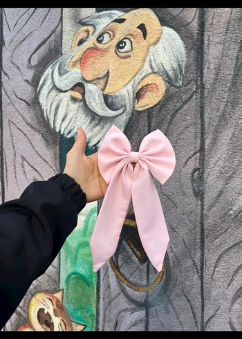 Kırmızı Fiyonklu Sokak Stili Saç Aksesuarı - Görsel 2