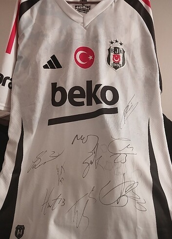 Beşiktaş imzalı forma 