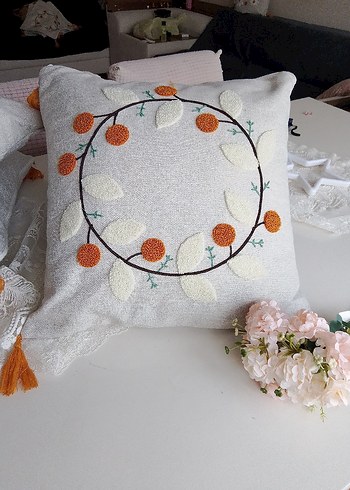 Nakışlı Beyaz Bebek Önlüğü - Görsel 2