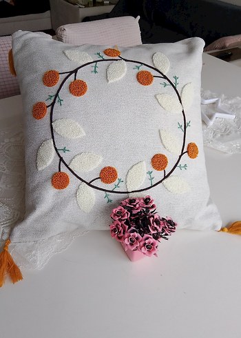 Nakışlı Beyaz Bebek Önlüğü - Görsel 4