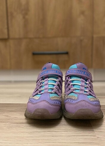 Skechers