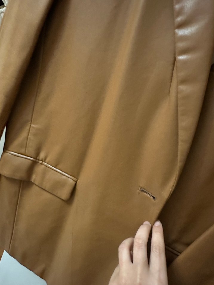 Stradivarius Düğmeli Kahverengi Deri Kadın Ceket - Görsel 3