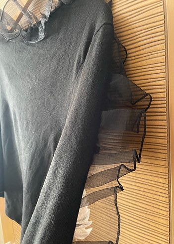 Uzun tek  Kollu Siyah Fırfırlı Kadın Bluz - Görsel 4