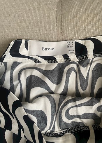 s Beden siyah Renk BERSHKA ETEK