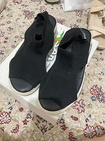 Siyah spor sandalet