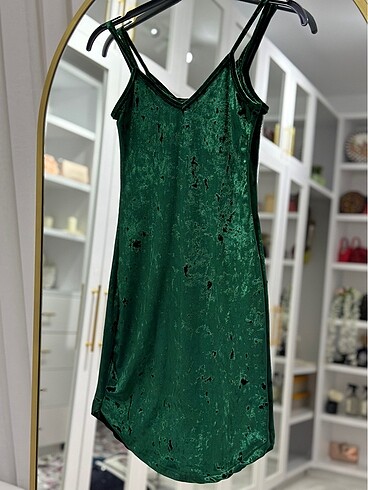 Diğer Zümrüt yeşili askılı elbise