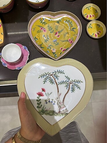 Beden sarı Renk Pip studio la majorelle sarı porselen kalpli tabak