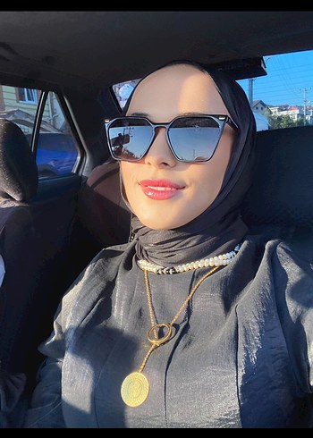 Siyah Parlak Kadın Güneş Gözlüğü