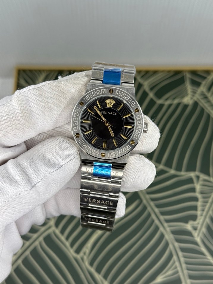 Versace Altın Siyah Klasik Kadın Saati - Görsel 2
