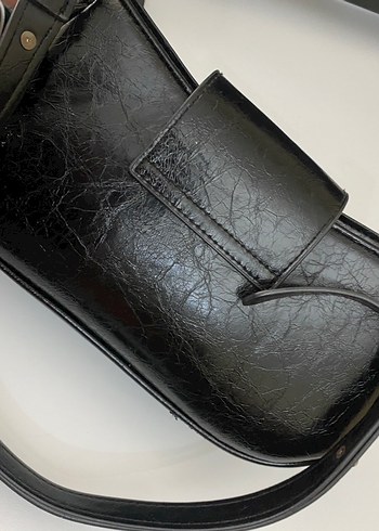 Siyah Deri Kalp Tokalı Kadın Çanta - Görsel 2