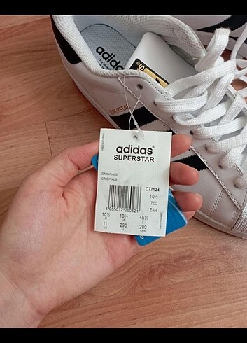 44 Beden beyaz Renk Adidas ayakkabı 