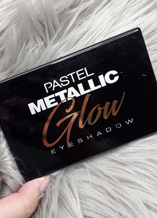 pastel metals