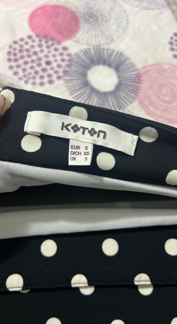 Düğmeli Siyah Puantiyeli  Midi Etek - Görsel 3