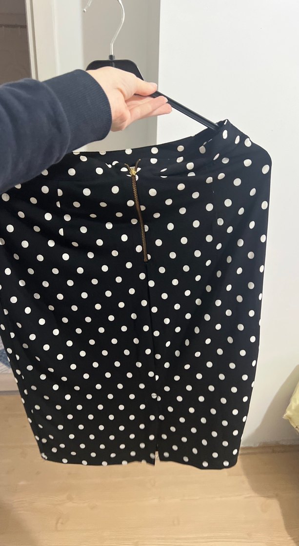 Düğmeli Siyah Puantiyeli  Midi Etek - Görsel 2