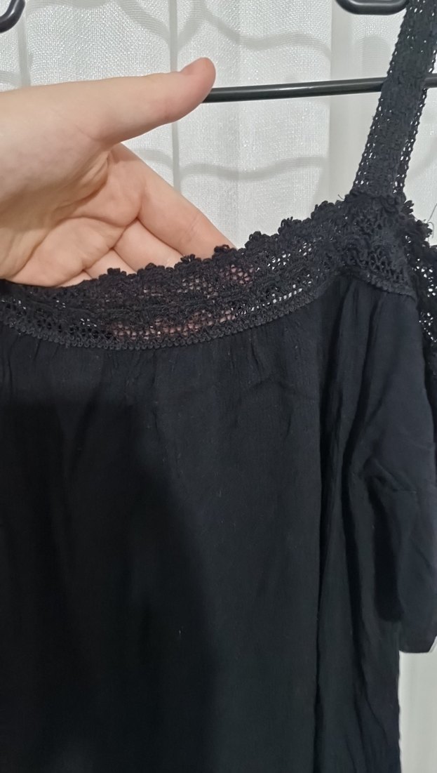 Dantelli Siyah Straplez Bluz - Görsel 4