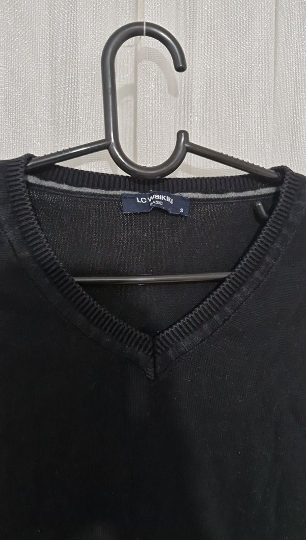 Siyah V Yaka Uzun Kollu Kadın Kazak - Görsel 3