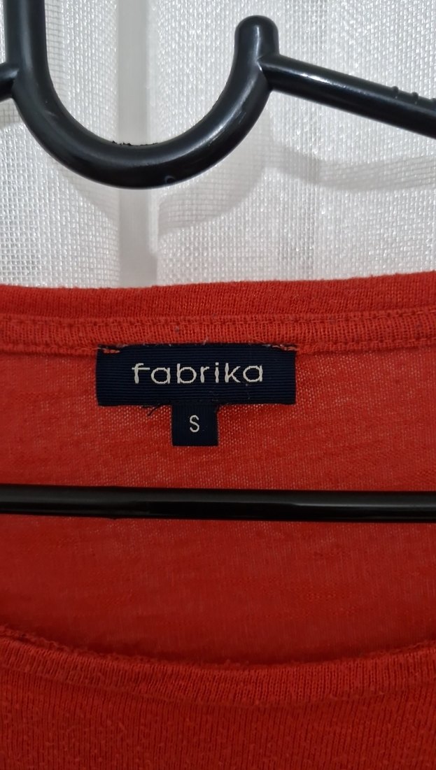 Gri Baskılı Kırmızı Kısa Kollu Tişört - Görsel 2