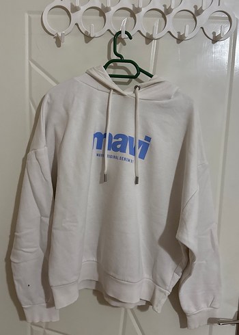 Mavi Kadın Beyaz Kapüşonlu Sweatshirt Mavi Baskılı