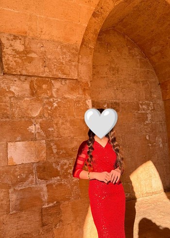 Kırmızı Parlak Elbise - Görsel 2