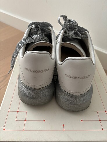 37,5 Beden Alexander Mcqueen