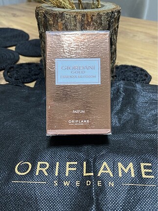 Oriflame Giordani Gold Essence Blossom