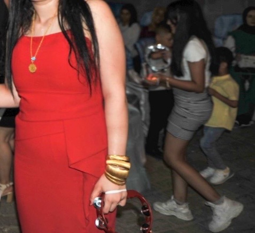 kırmızı abiye - Görsel 4