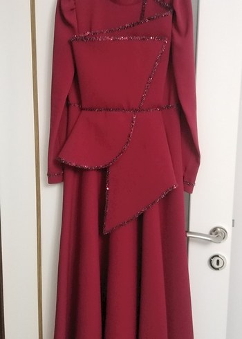 40 Beden bordo Renk Bordo Zincir Detaylı Uzun Abiye Elbise