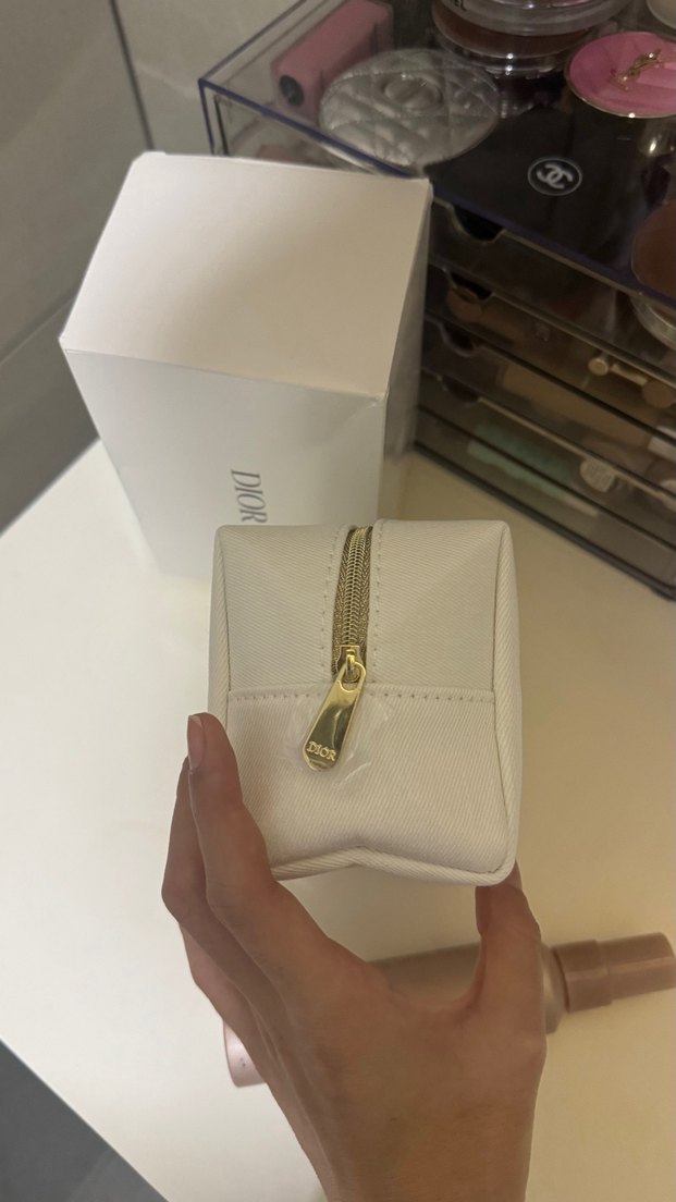 Dior Beyaz  Makyaj Çantası serum hediye  mini boy - Görsel 2