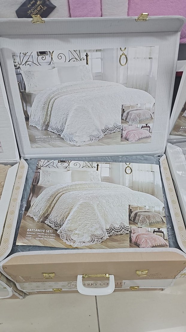 Bej Renkli Baskılı Yatak Örtüsü - Görsel 2