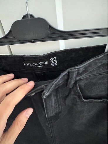 32 Beden Stradivarius