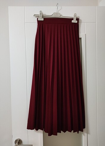 Bordo pileli etek