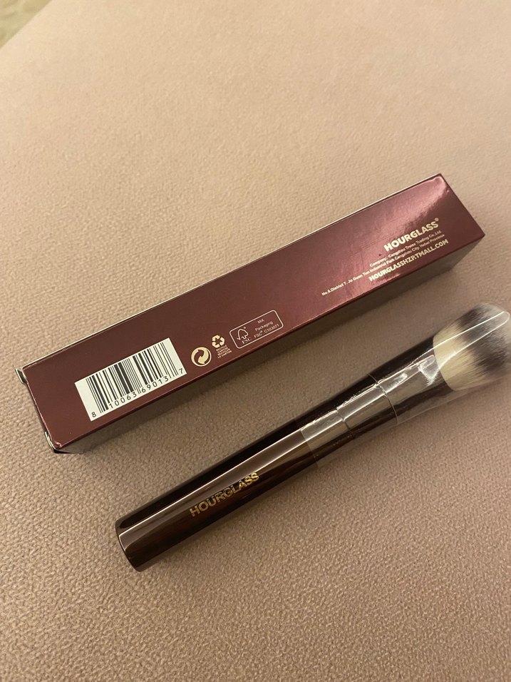 Hourglass Ambien fondoten Fırçası Bej - Görsel 2