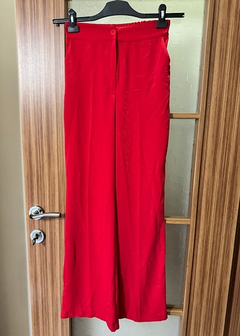 Kadriye Baştürk Kırmızı Pantolon