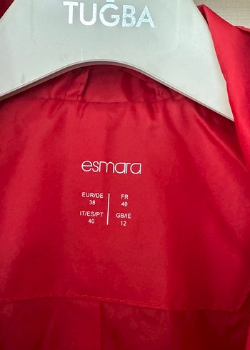 Kırmızı Yağmurluk - Görsel 3