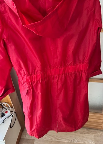 Kırmızı Yağmurluk - Görsel 6