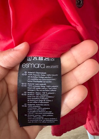 Kırmızı Yağmurluk - Görsel 4