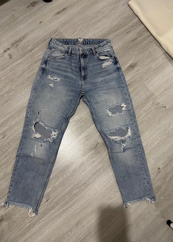 Yırtık Detaylı Salaş Kadın Kot Pantolon