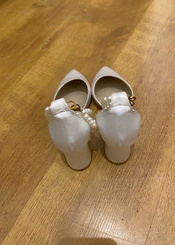 İnci Detaylı Beyaz Kadın Topuklu Ayakkabı - Görsel 2