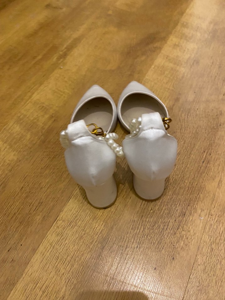 İnci Detaylı Beyaz Kadın Topuklu Ayakkabı - Görsel 2