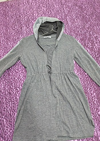 İnce topuk markaGri Kapüşonlu Triko Ceketi - Görsel 2