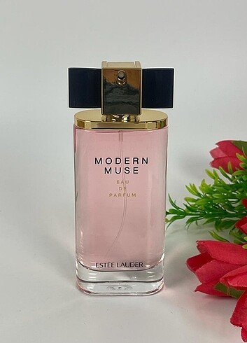Estee Lauder Modern muse