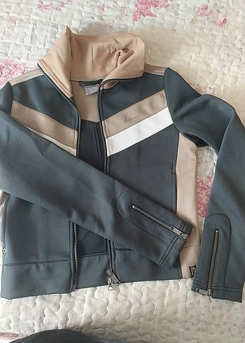 Kadın Gri Yüksek Yakalı Fermuarlı Ceket